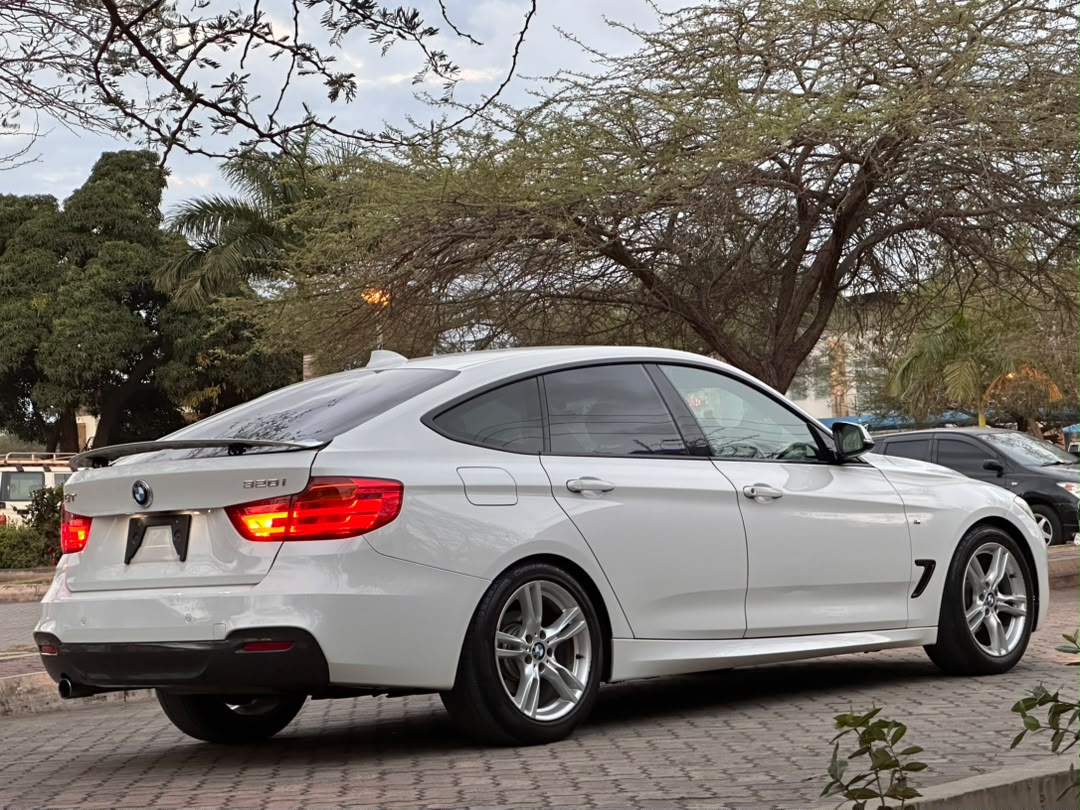 BMW 3 SERIES GT M-SPORT thumbnail 3